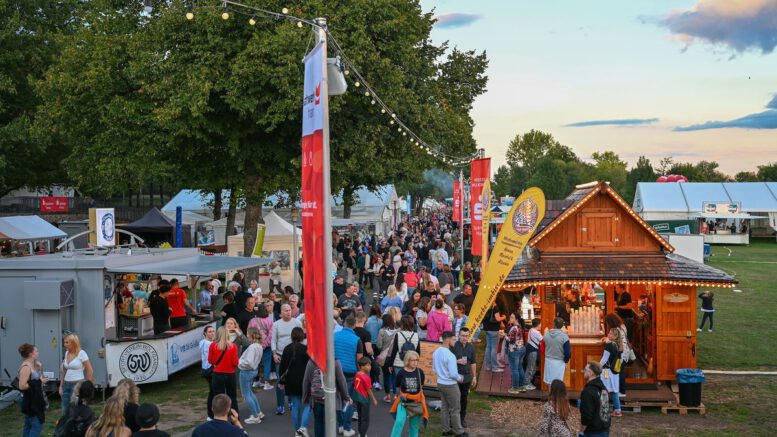 Hanau bereitet sich auf dreitägiges Bürgerfest mit Fokus auf Kreisfreiheit und vielfältigem Programm vor Hanau bereitet sich auf dreitägiges Bürgerfest mit Fokus auf Kreisfreiheit und vielfältigem Programm vor
