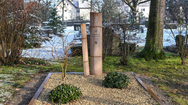 Hanau erhebt das Grab der Puppenmuseum-Gründerin Gertrud Rosemann zum Ehrengrab