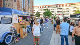 Hanau eröffnet Open Air Saison mit Feierabendmarkt und Schmuckausstellung Hanau eröffnet Open Air Saison mit Feierabendmarkt und Schmuckausstellung