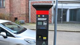 Hanau stattet Parkautomaten mit Kennzeicheneingabe und kontaktloser Zahlung aus