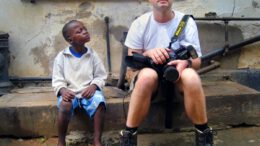 Jens Grossmann zeigt Krisenbilder und Alltagsmomente im Neustädter Rathaus Jens Grossmann zeigt Krisenbilder und Alltagsmomente im Neustädter Rathaus