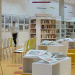 Klimatisierte Bibliothek in Hanau bietet ruhigen Arbeitsort mit kostenlosem WLAN