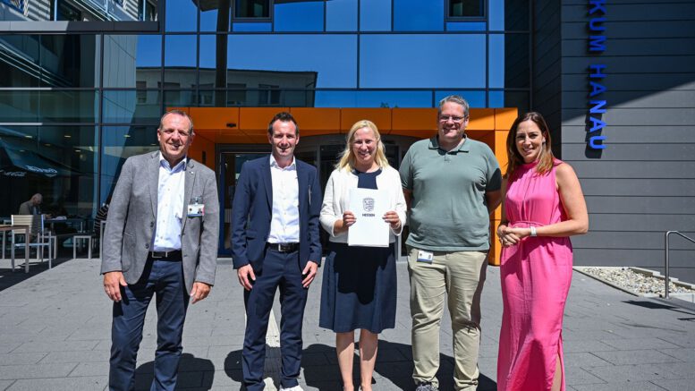 Klinikum Hanau erhält 1,58 Millionen Euro für Ausweitung der IT-Sicherheit gegen Cyberangriffe Klinikum Hanau erhält 1,58 Millionen Euro für Ausweitung der IT-Sicherheit gegen Cyberangriffe