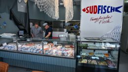 Neuer Fischhandel mit Restaurant eröffnet in Hanauer Innenstadt