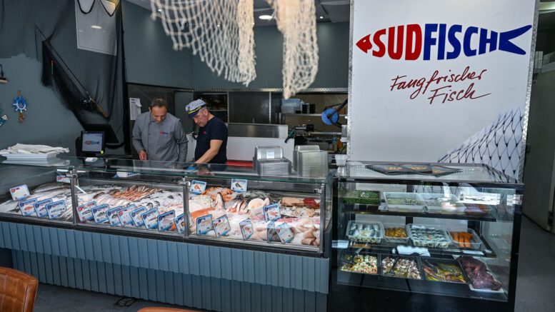 Neuer Fischhandel mit Restaurant eröffnet in Hanauer Innenstadt