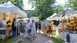 Schlossgarten Hanau wird vier Tage Treffpunkt für Winzer, Musiker und Kunsthandwerk